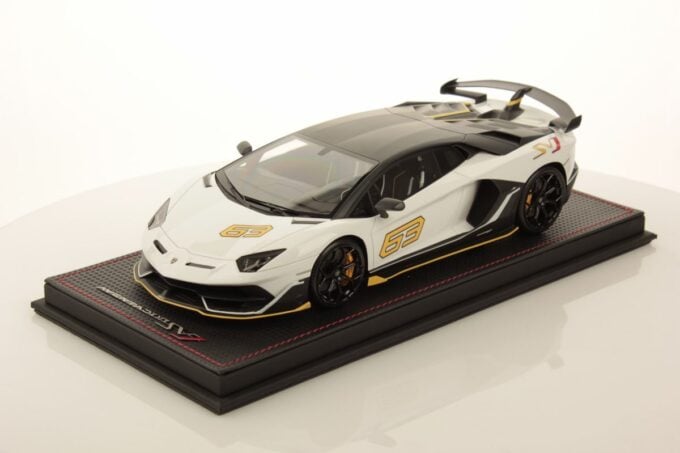 lambo034lim lamborghini aventador svj bianco isi mr models 12 1200