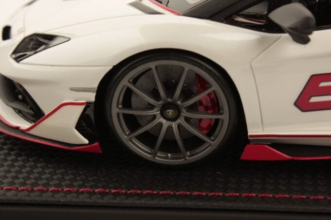 lambo039lim lamborghini aventador svj roadster balloon white mr models 14 1200