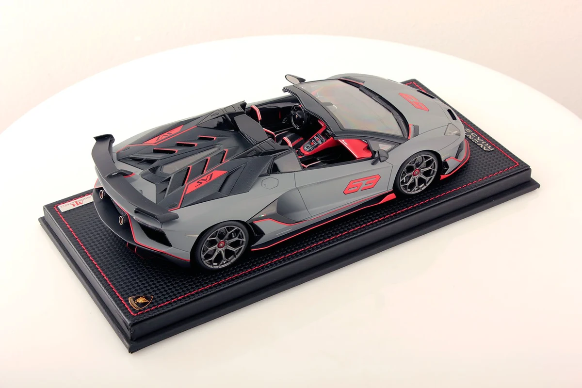 Lamborghini Aventador SVJ Roadster #63 1:18 model car MR