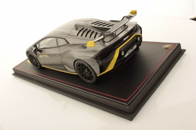 Lamborghini Huracán STO - Image 4