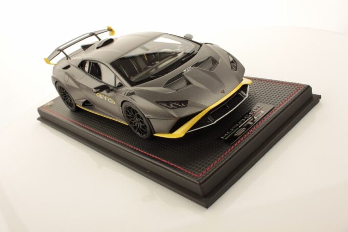 Lamborghini Huracán STO - Image 3