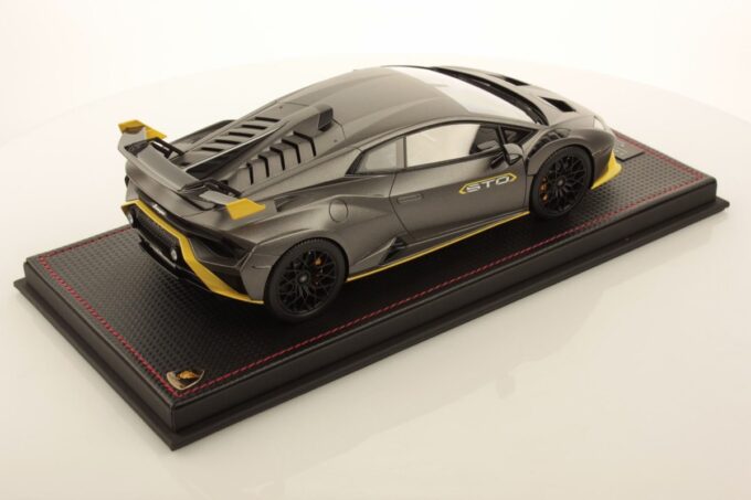Lamborghini Huracán STO - Image 2