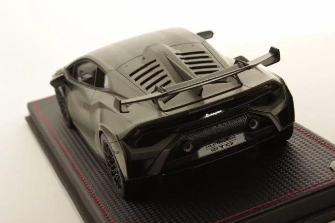 Lamborghini Huracan STO - Image 4