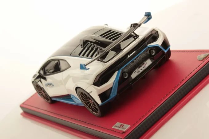 Lamborghini Huracan STO - Image 2