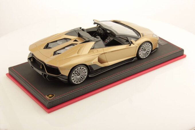 Lamborghini Aventador Ultimae Roadster - Image 2