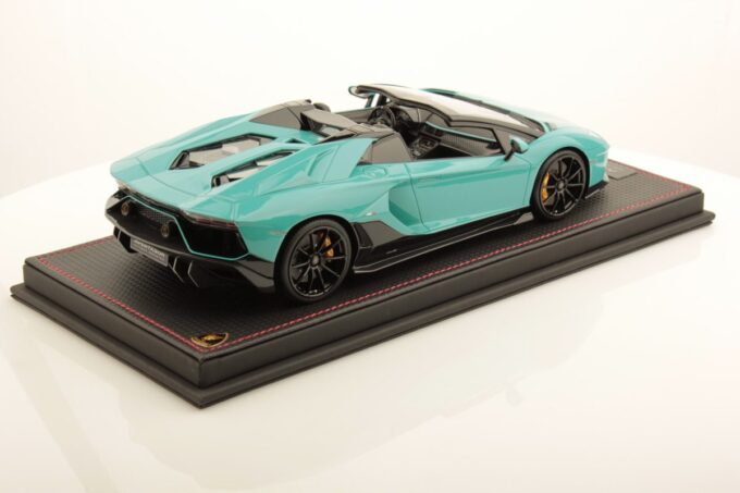 Lamborghini Aventador Ultimae Roadster - Image 2