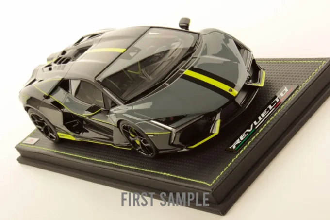 Lamborghini Revuelto - Image 3