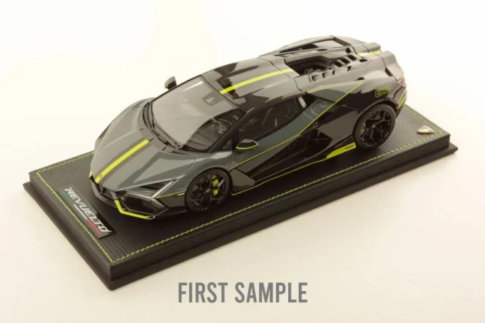 Lamborghini Revuelto