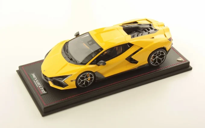 Lamborghini Revuelto