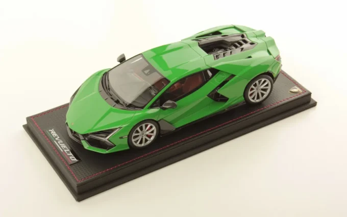 Lamborghini Revuelto