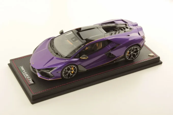 Lamborghini Revuelto
