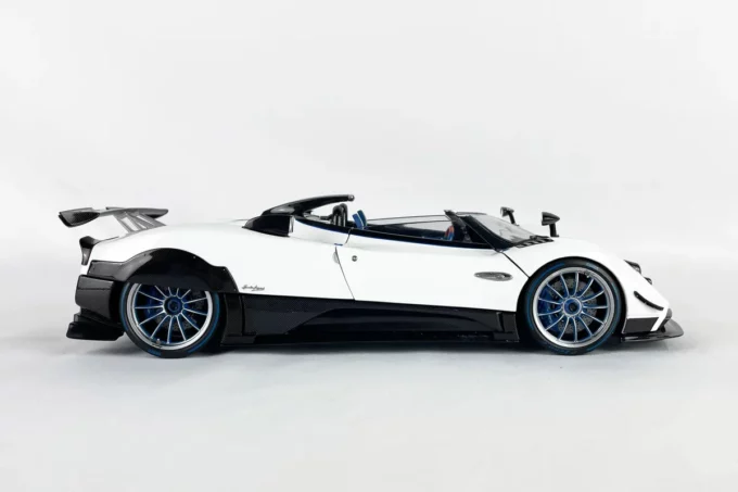 Pagani Zonda HP Barchetta - Image 9