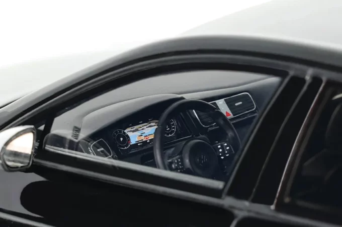 Volkswagen Golf VII R – Image 10