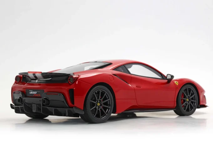 Ferrari 488 Pista - Image 4