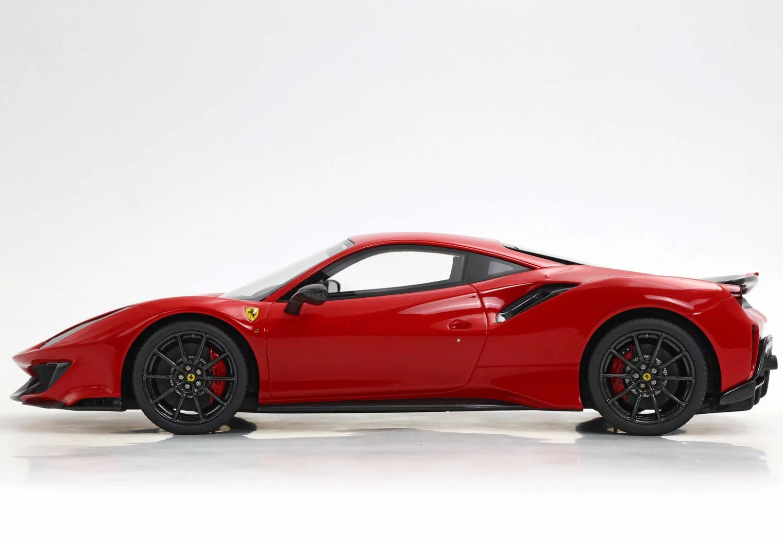 Ferrari 488 Pista - Image 5
