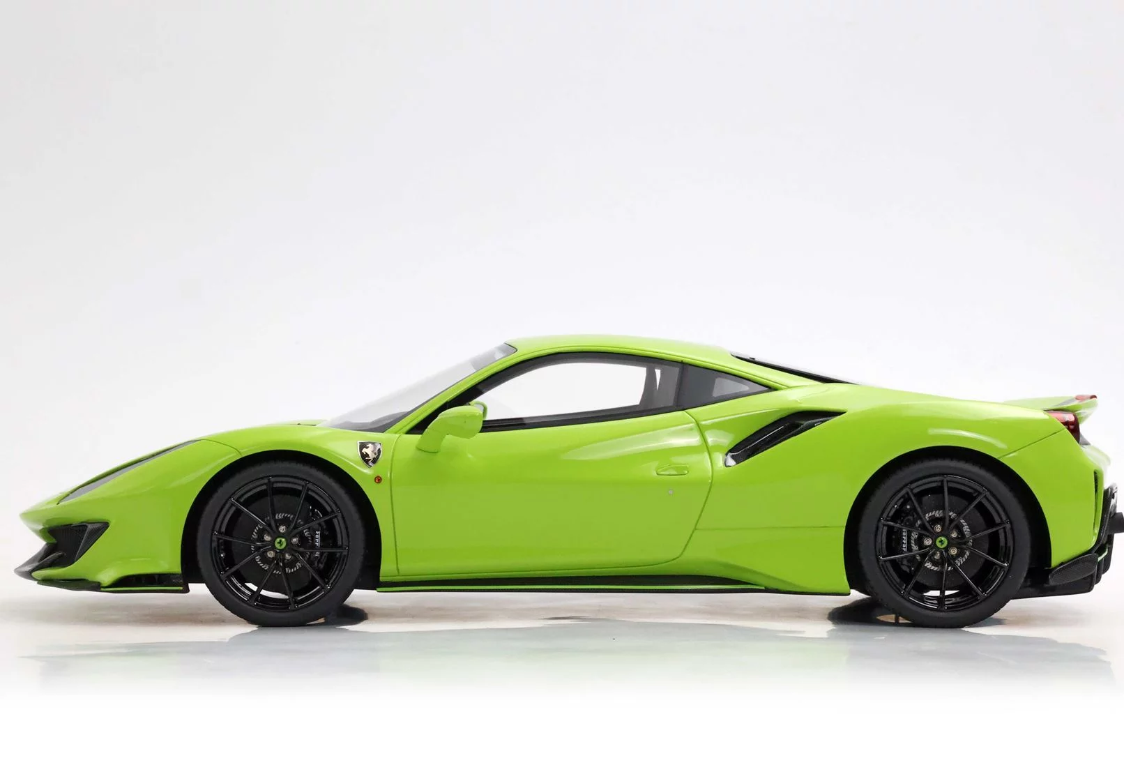 Ferrari 488 Pista - Image 5