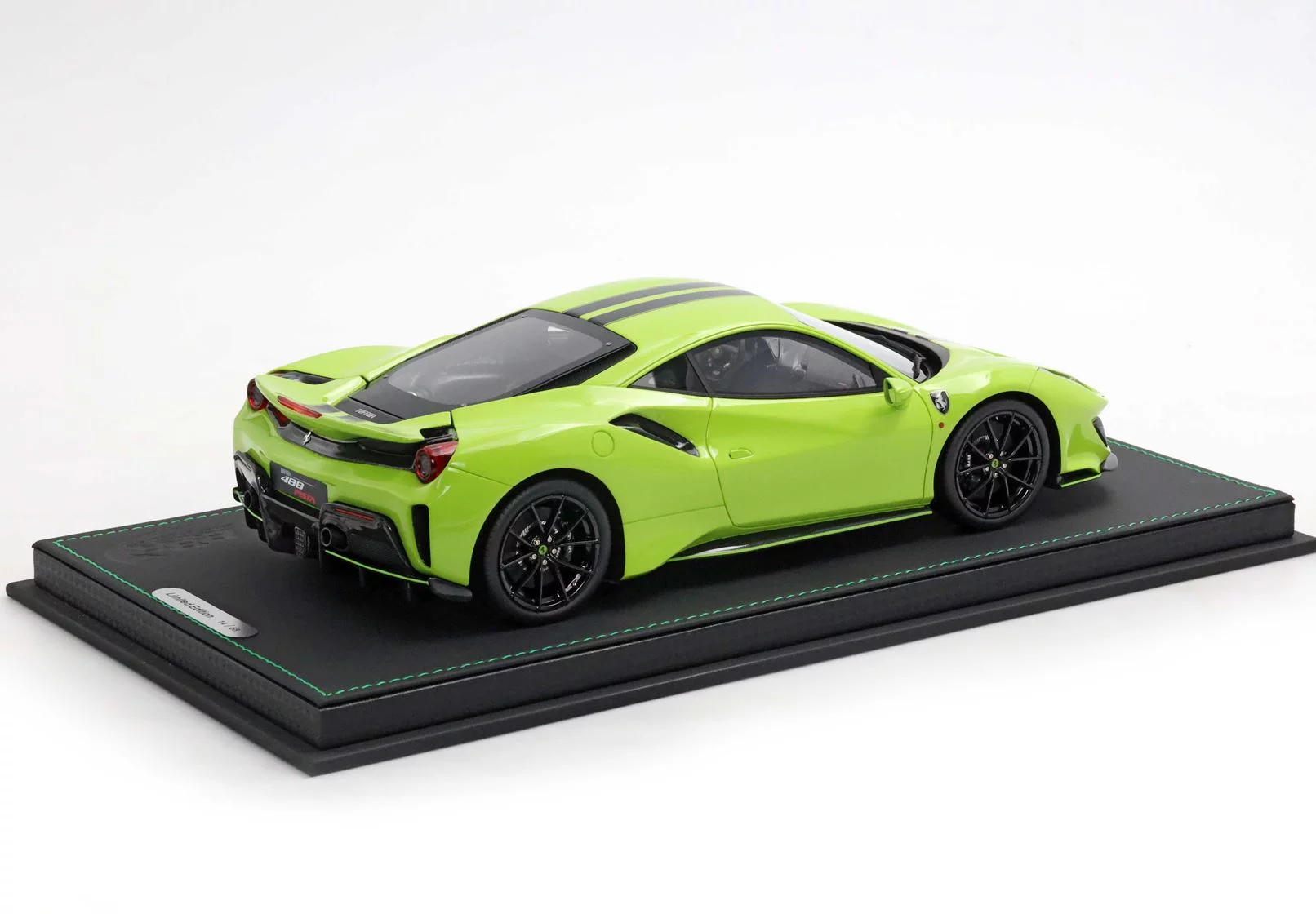 Ferrari 488 Pista - Image 2