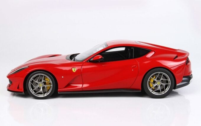 p18147i ferrari 812 superfast rosso corsa 322 bbr 2 1612