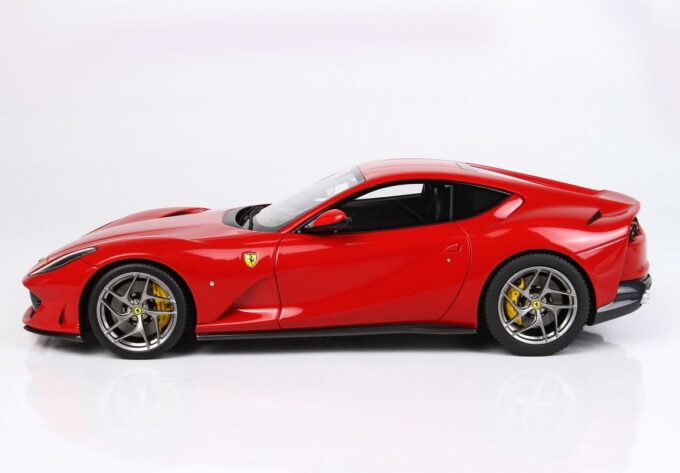 p18147i ferrari 812 superfast rosso corsa 322 bbr 2 1612