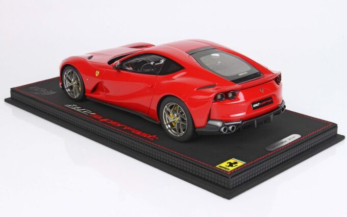 p18147i ferrari 812 superfast rosso corsa 322 bbr 6 1612