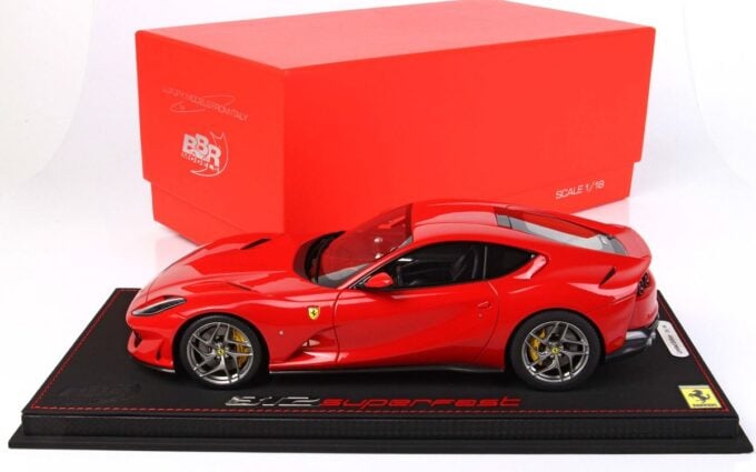 p18147i ferrari 812 superfast rosso corsa 322 bbr 7 1612