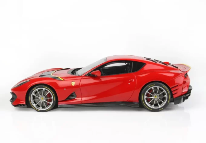 Ferrari 812 Competizione - Image 3