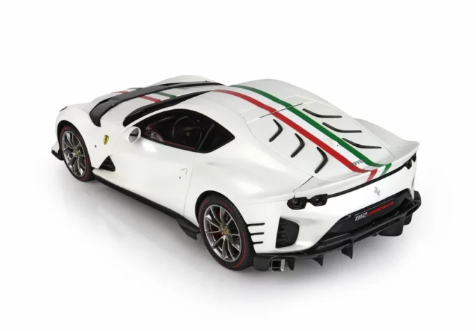 Ferrari 812 Competizione - Image 5