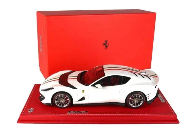 Ferrari 812 Competizione - Image 8