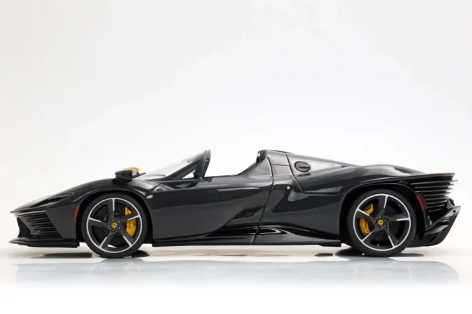Ferrari SP3 Daytona 599+1 Tailor Made (open roof) - Image 5