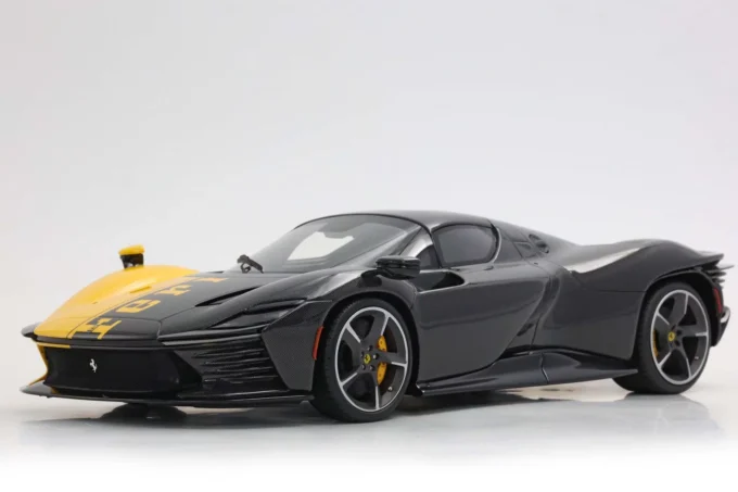 Ferrari SP3 Daytona 599+1 Tailor Made (closed roof) - Image 3