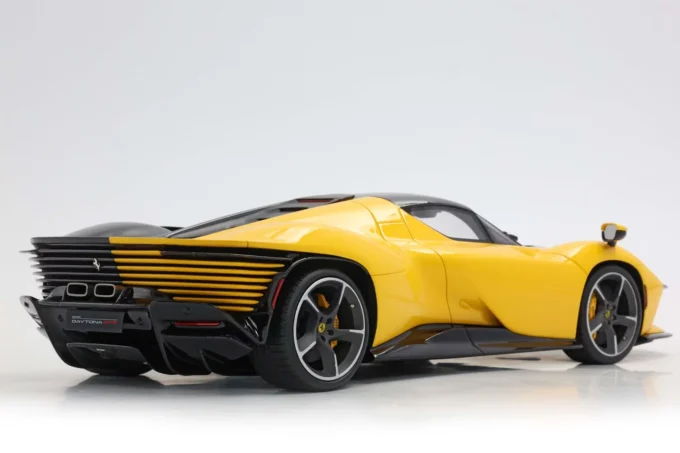 Ferrari SP3 Daytona 599+1 Tailor Made (closed roof) - Image 4