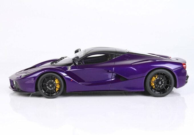 p1867dubai ferrari laferrari purple [slideshowbig]p1867dubai (5).jpg 4 1612