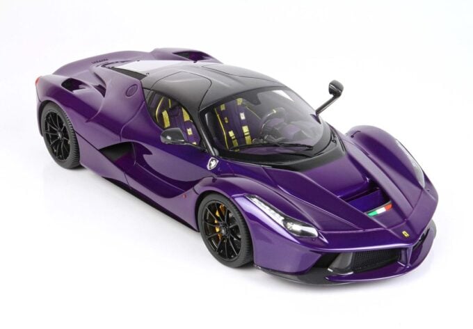 p1867dubai ferrari laferrari purple [slideshowbig]p1867dubai (8).jpg 1 1612