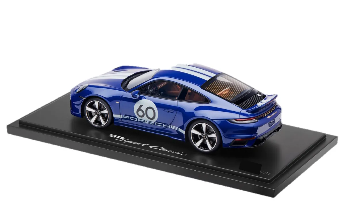 Porsche 911 (992) Sport Classic 1:18 model car Spark