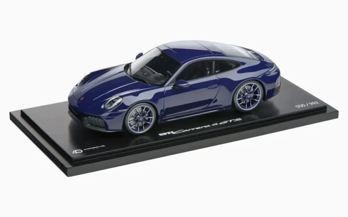 Porsche 911 Carrera 4 GTS (992.2) 40Y Porsche Italia