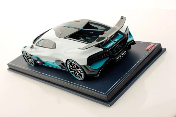 Bugatti Divo - Image 4