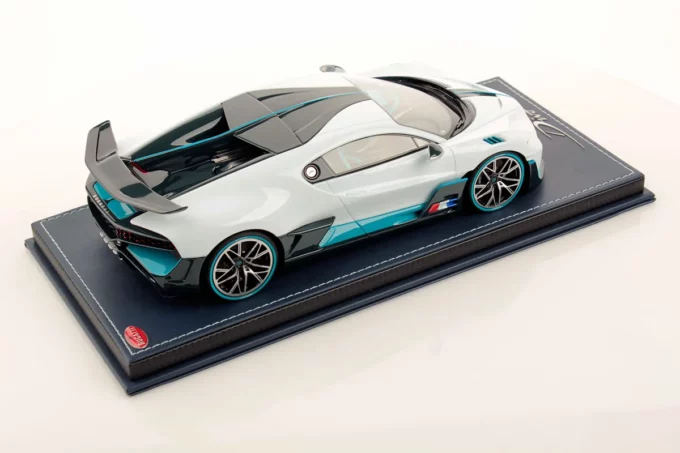 Bugatti Divo - Image 2