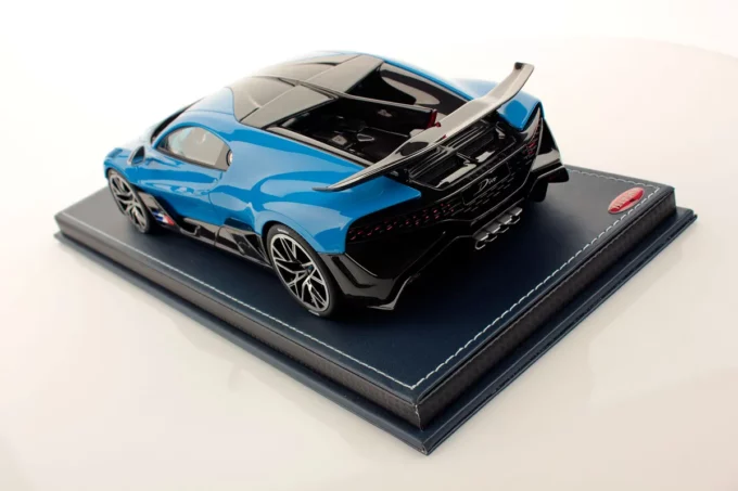 Bugatti Divo - Image 4