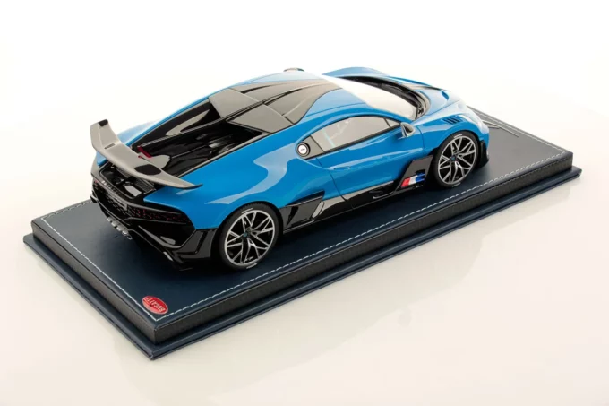 Bugatti Divo - Image 2