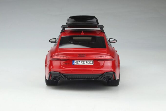 Audi RS7 Sportback (with roof box) - Image 4
