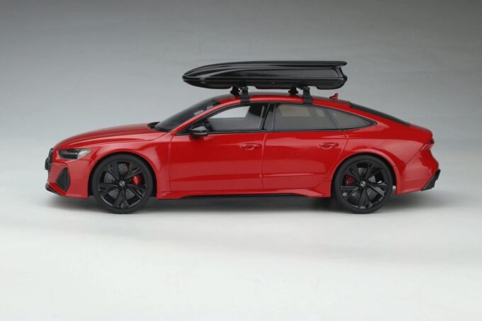 Audi RS7 Sportback (with roof box) - Image 5