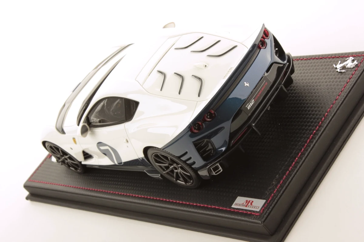 Ferrari 812 Competizione - Image 4