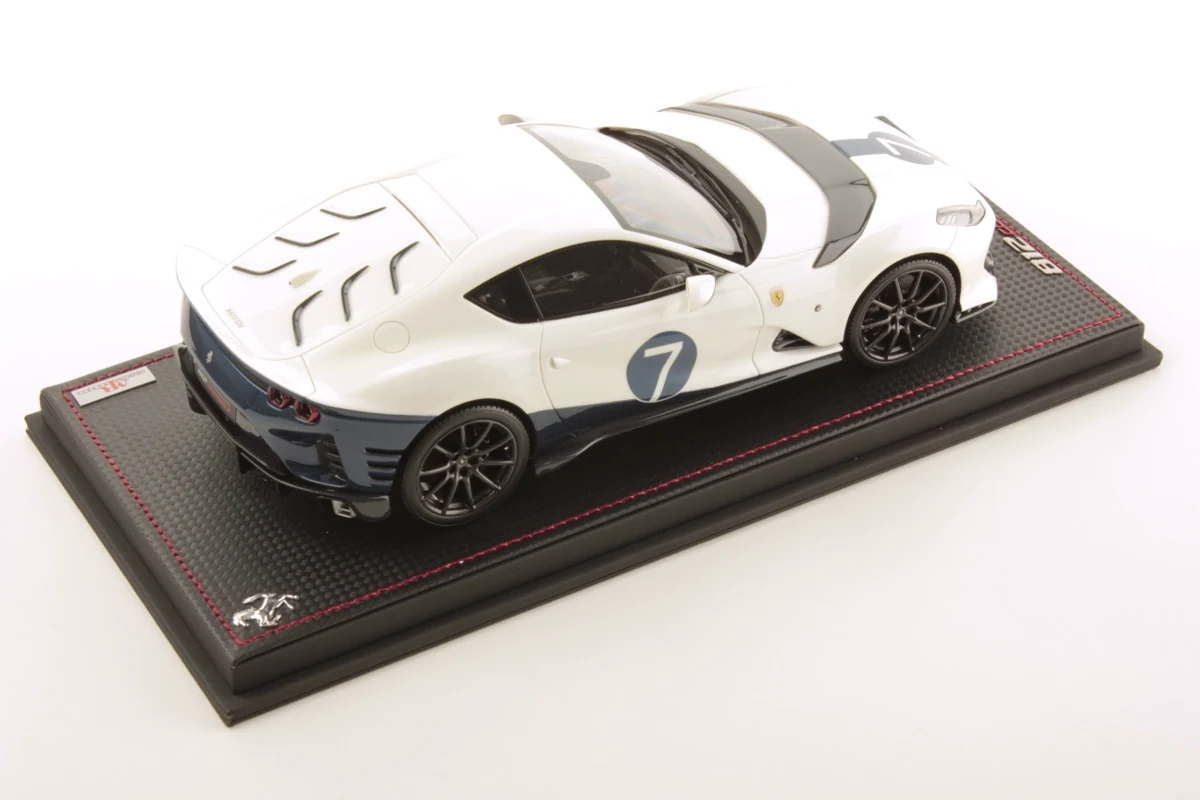 Ferrari 812 Competizione - Image 2