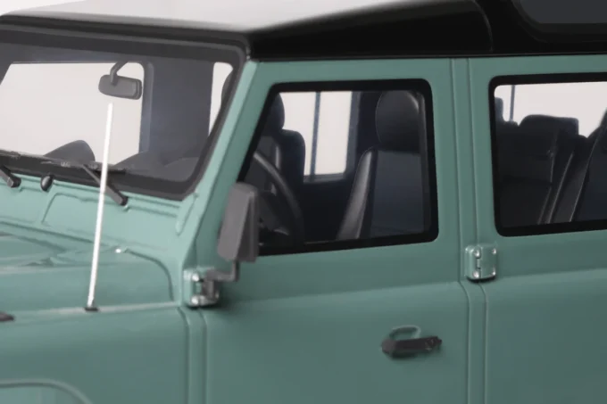 Land Rover Defender 3 Station Wagon - Image 11