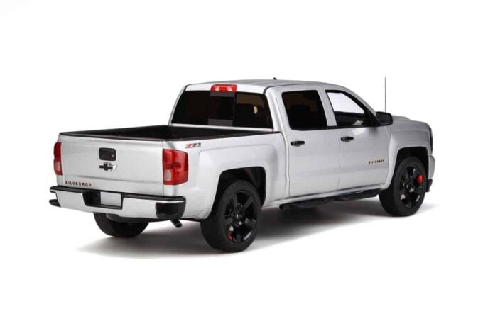 Chevrolet Silverado Redline Edition – Image 2