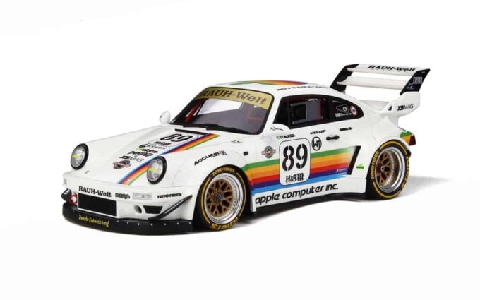 Porsche 911 RWB Apple Computer