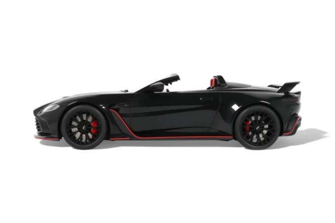 Aston Martin V12 Vantage Roadster - Image 5