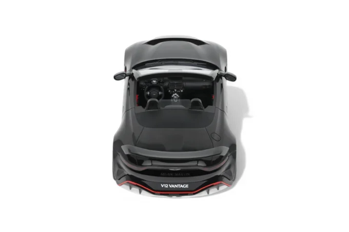 Aston Martin V12 Vantage Roadster - Image 9