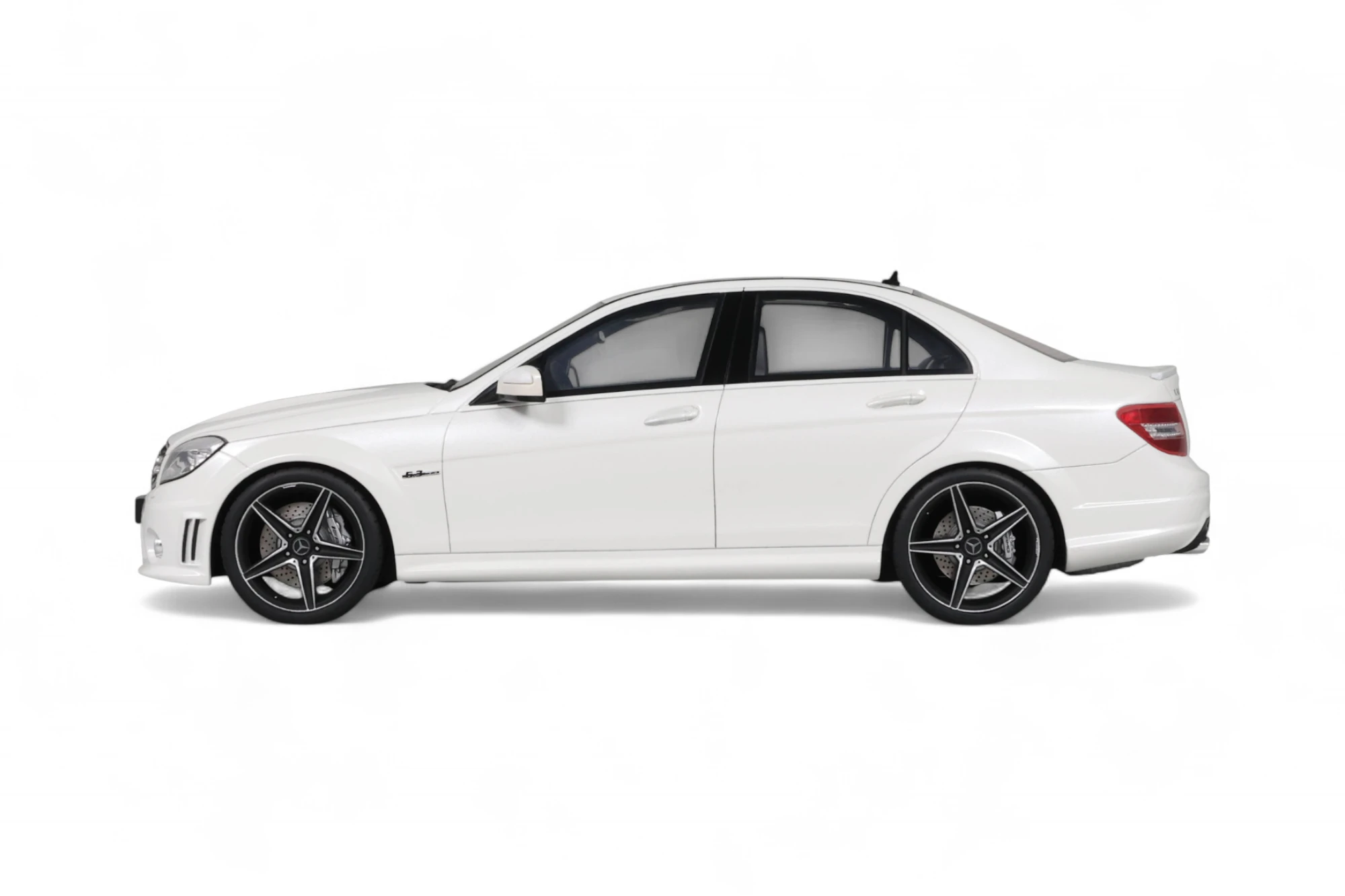 Mercedes-Benz C63 AMG - Image 5