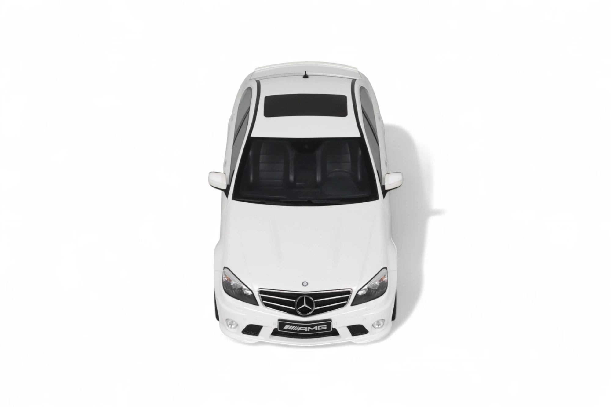 Mercedes-Benz C63 AMG - Image 8